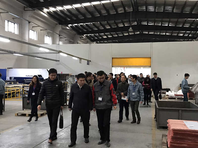 成都市和苏州市经信委领导率团来hg1088皇冠考察调研